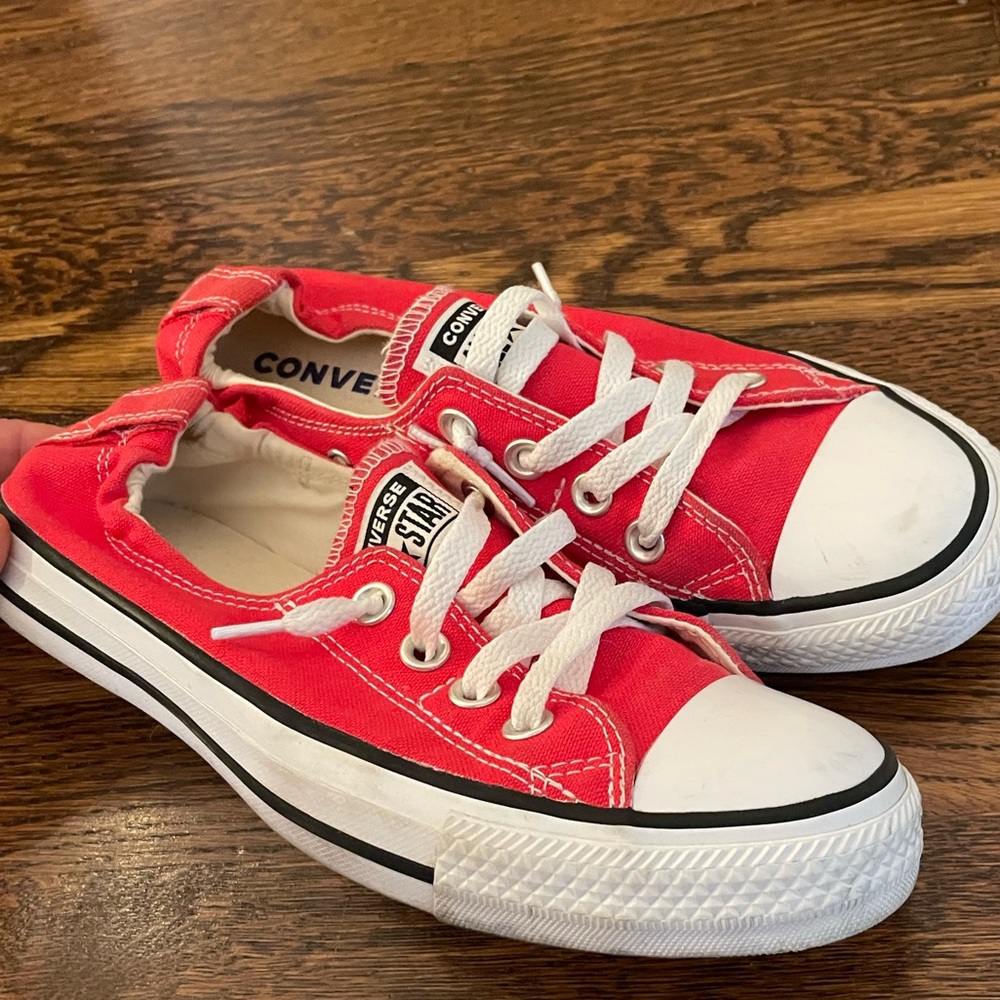 Women’s converse size 7.5